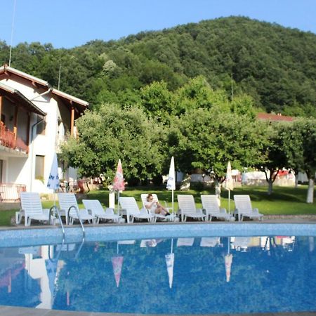 By The River Hotel Complex Balkanets  Экстерьер фото