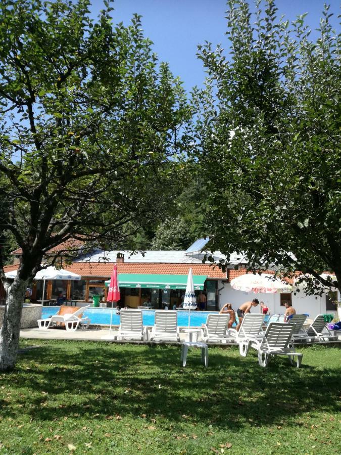 By The River Hotel Complex Balkanets  Экстерьер фото