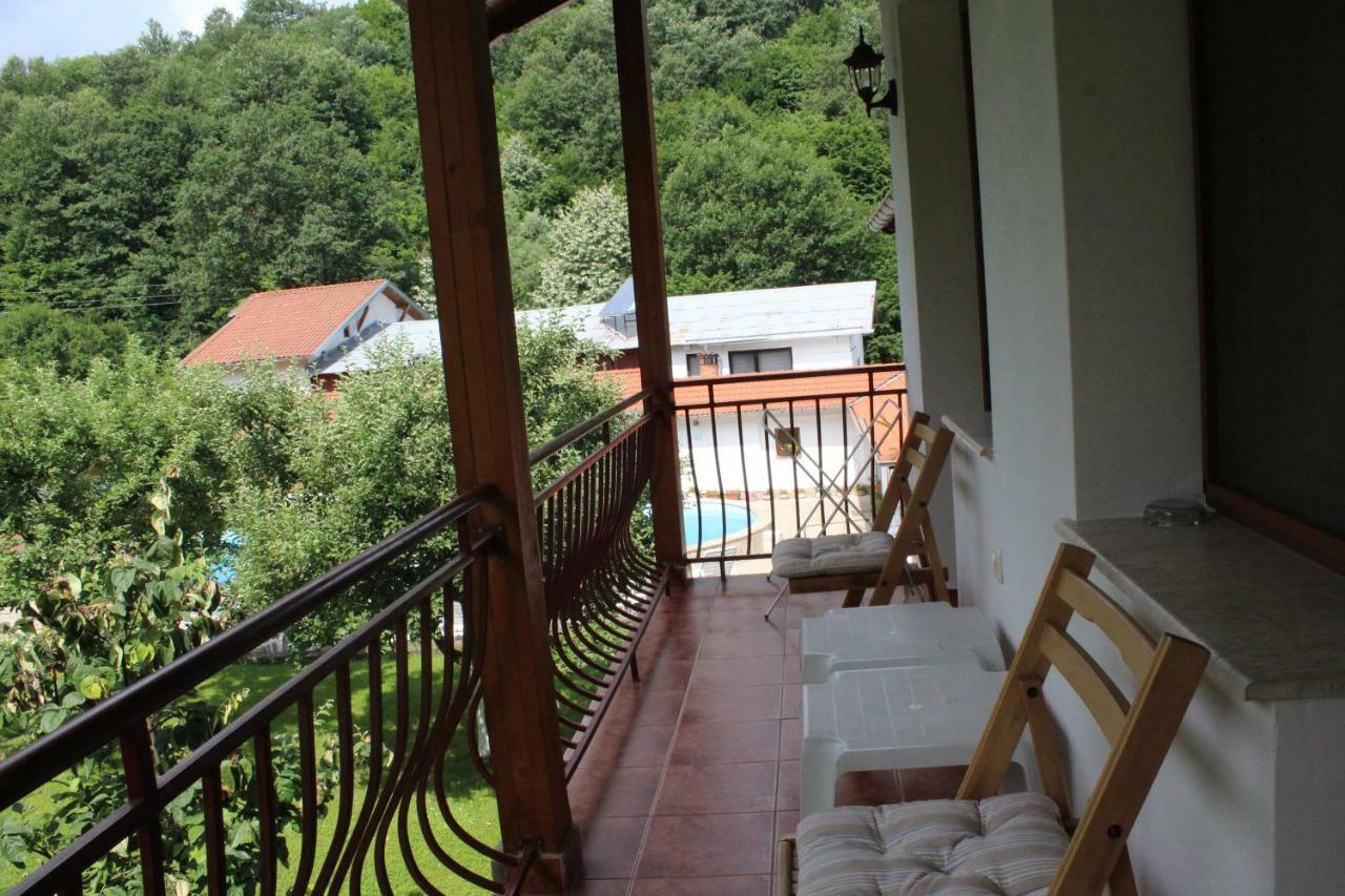 By The River Hotel Complex Balkanets  Экстерьер фото